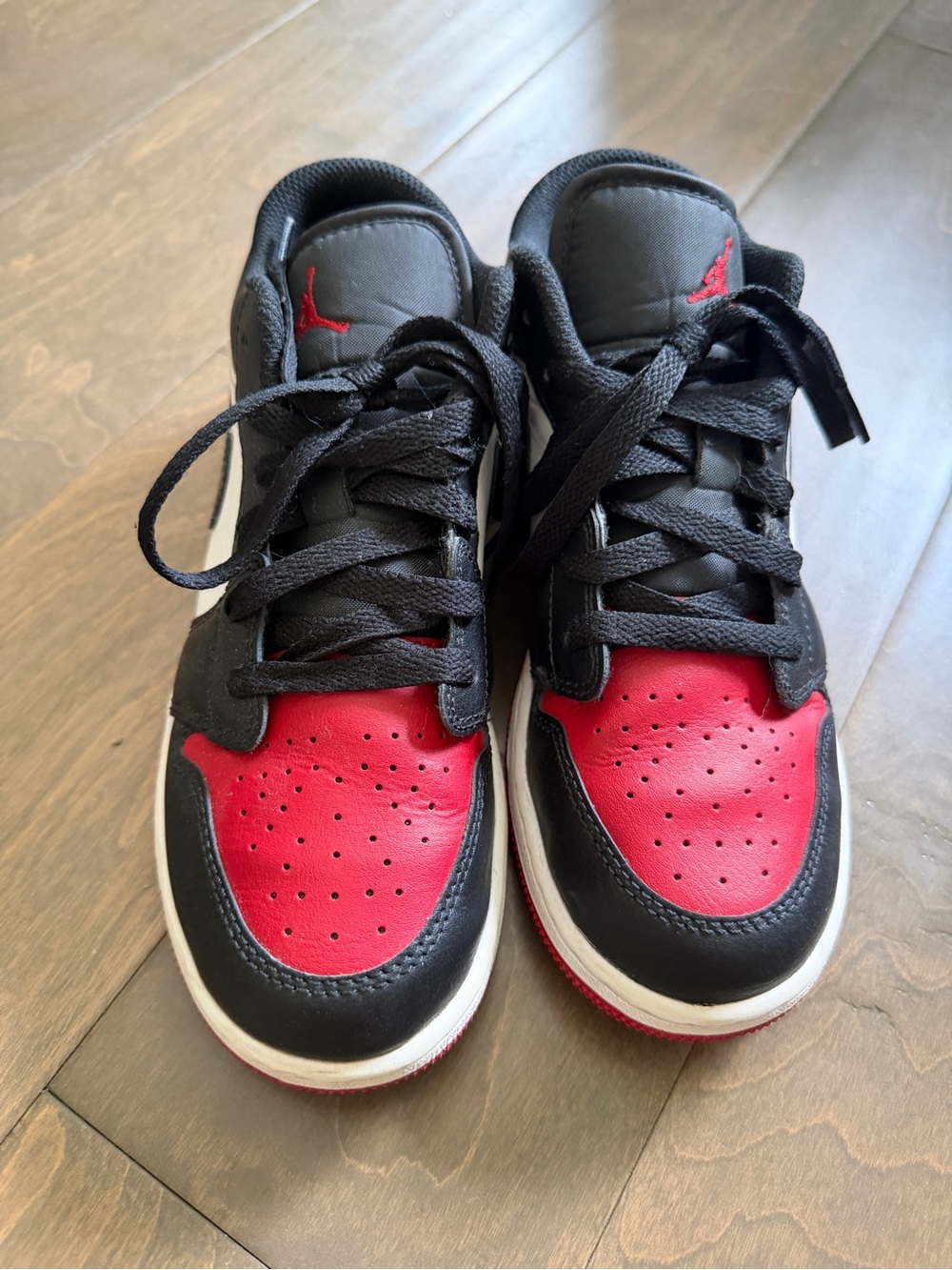 Jordan Kids Black and Red Low-Top Sneakers